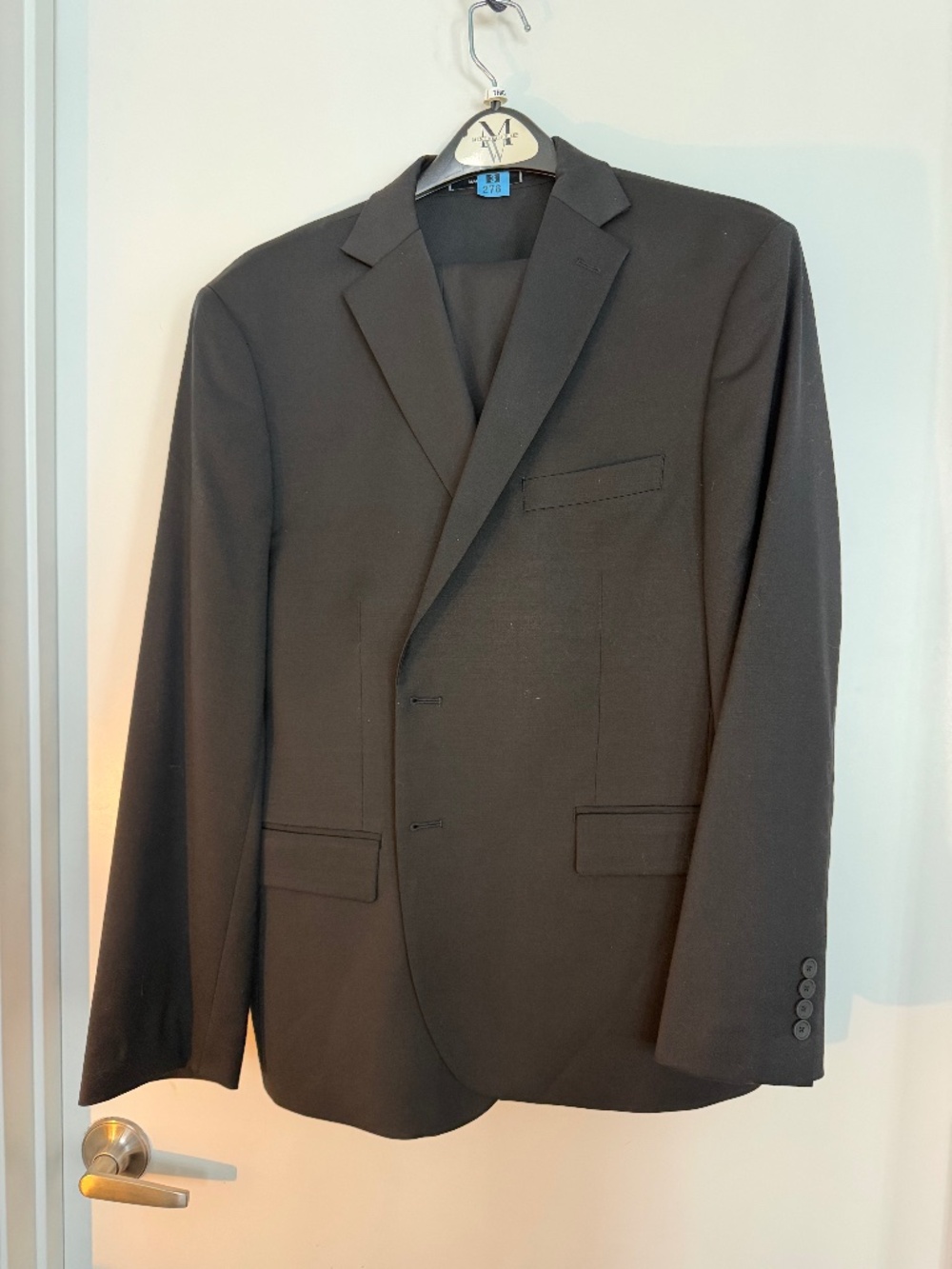 Men’s Kenneth Cole Awearness suit 42 R 36x30